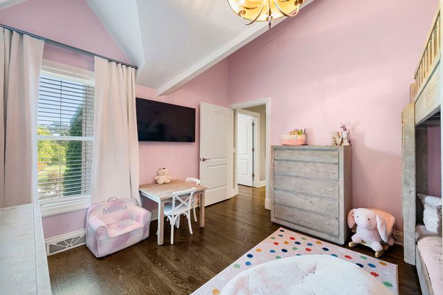 950 Gage Lane, Lake Forest, IL 60045