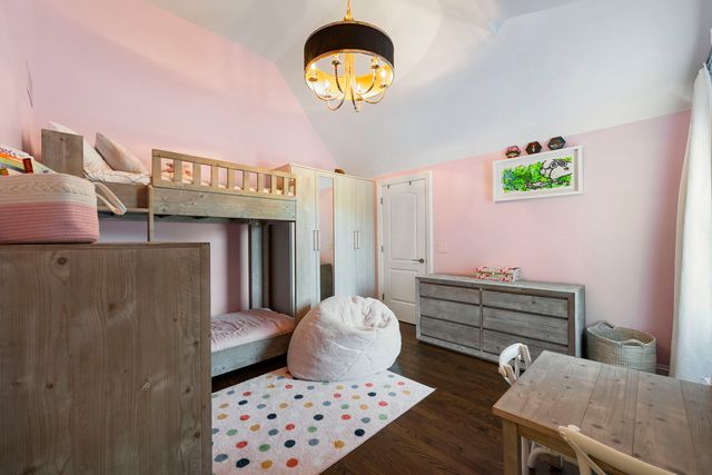 950 Gage Lane, Lake Forest, IL 60045