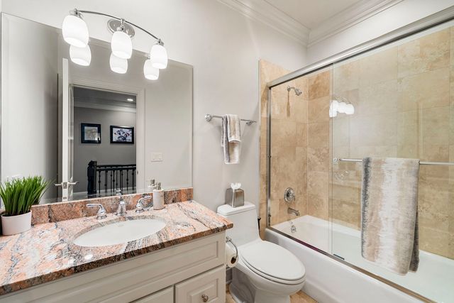 950 Gage Lane, Lake Forest, IL 60045