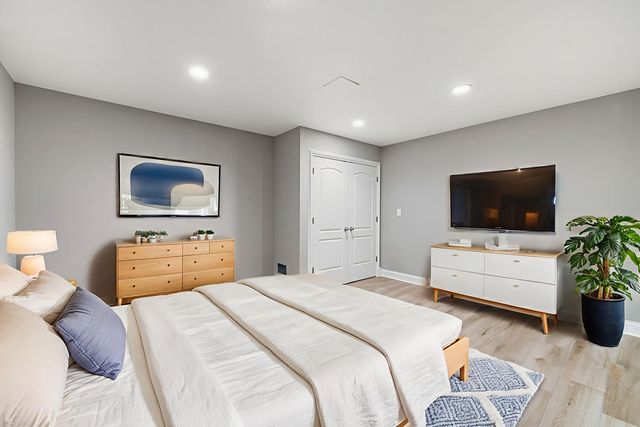 950 Gage Lane, Lake Forest, IL 60045