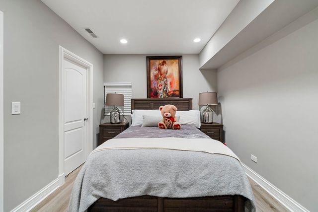 950 Gage Lane, Lake Forest, IL 60045