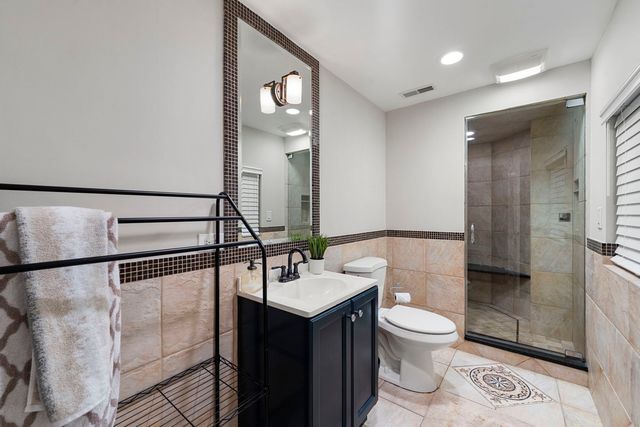 950 Gage Lane, Lake Forest, IL 60045