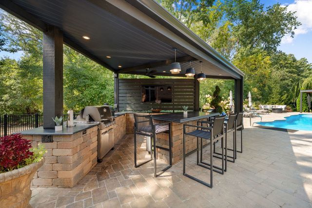 950 Gage Lane, Lake Forest, IL 60045