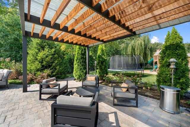 950 Gage Lane, Lake Forest, IL 60045