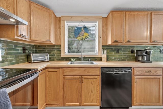 10709 W HALLS RIVER ROAD, Homosassa, FL 34448