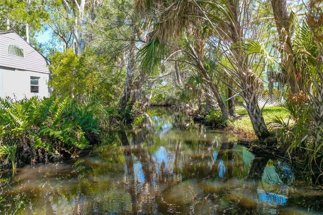 10709 W HALLS RIVER ROAD, Homosassa, FL 34448