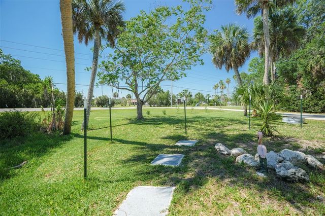 10709 W HALLS RIVER ROAD, Homosassa, FL 34448