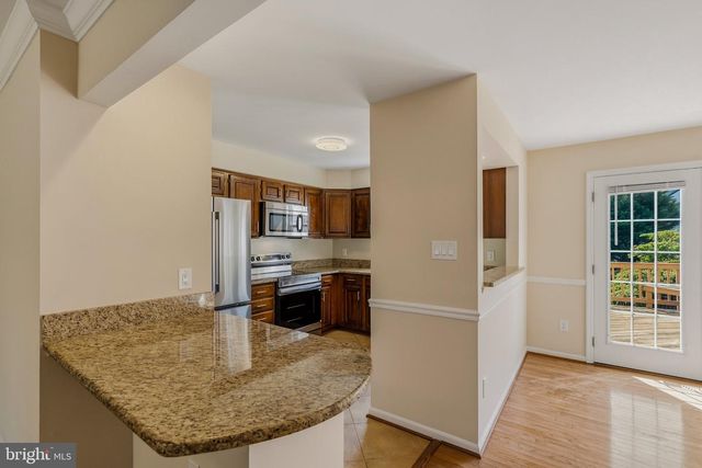 14063 WINDING RIDGE LN, Centreville, VA 20121