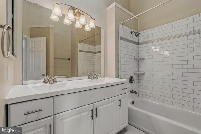 14063 WINDING RIDGE LN, Centreville, VA 20121