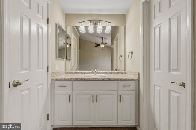 14063 WINDING RIDGE LN, Centreville, VA 20121