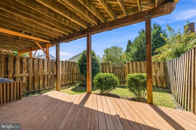 14063 WINDING RIDGE LN, Centreville, VA 20121