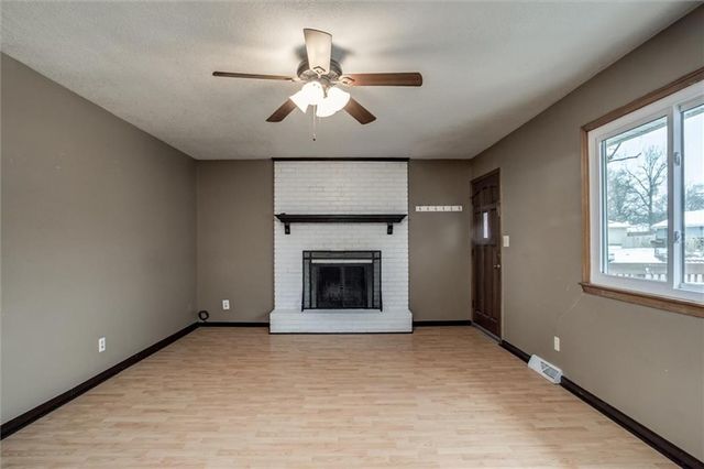 305 Wisconsin Street, Excelsior Springs, MO 64024