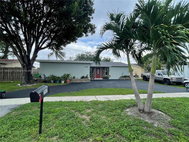 11940 NW 29th St, Sunrise, FL 33323