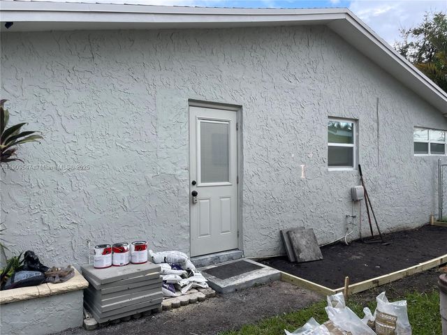 11940 NW 29th St, Sunrise, FL 33323