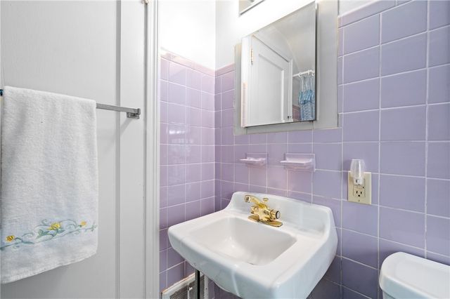 765 4th St, Oakmont, PA 15139