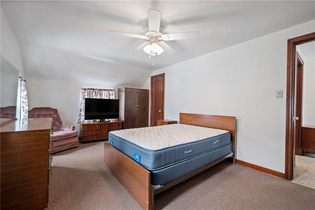 765 4th St, Oakmont, PA 15139