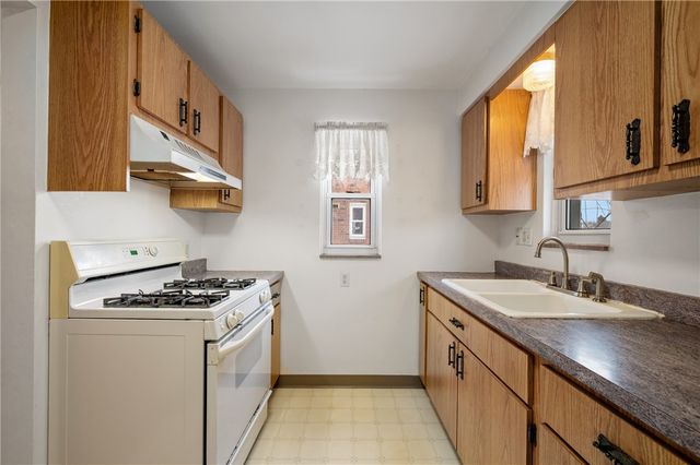 765 4th St, Oakmont, PA 15139