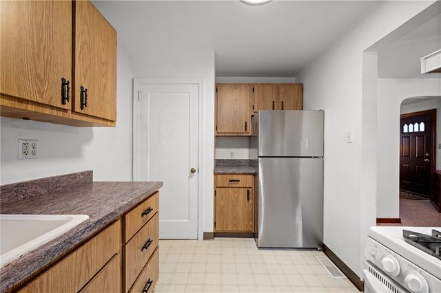 765 4th St, Oakmont, PA 15139