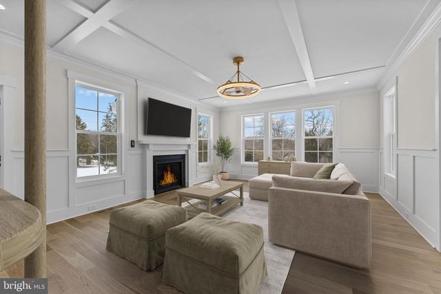 17 HICKORY LN, Malvern, PA 19355