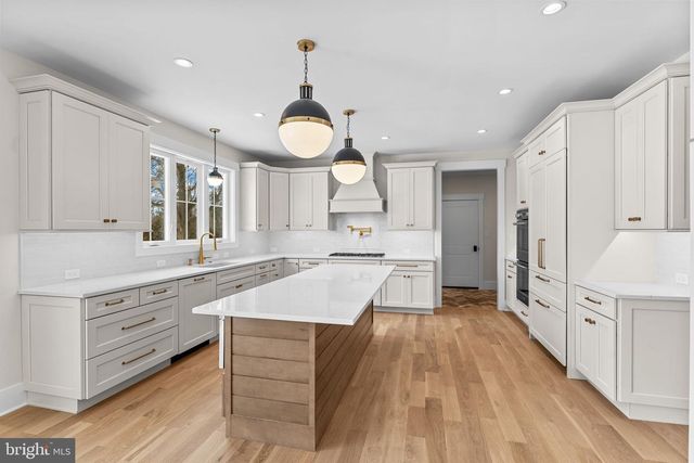 17 HICKORY LN, Malvern, PA 19355