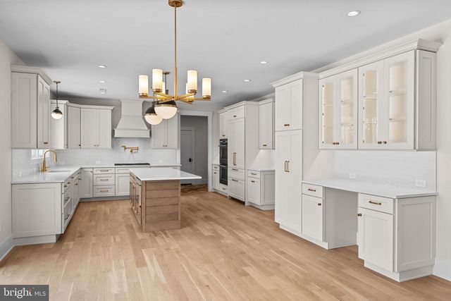 17 HICKORY LN, Malvern, PA 19355