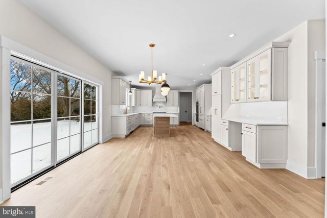 17 HICKORY LN, Malvern, PA 19355