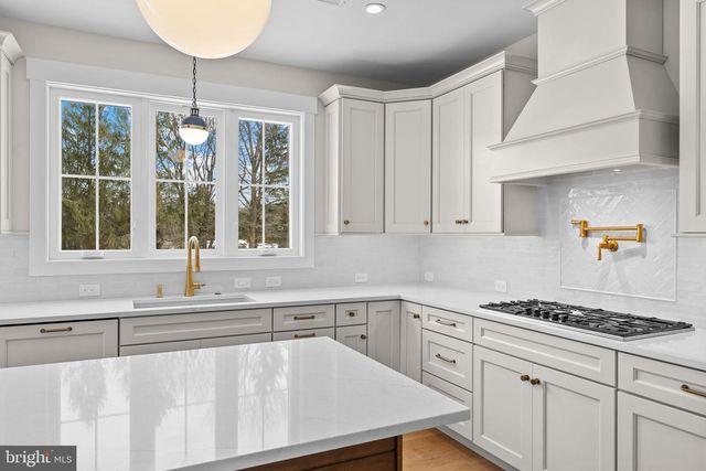 17 HICKORY LN, Malvern, PA 19355