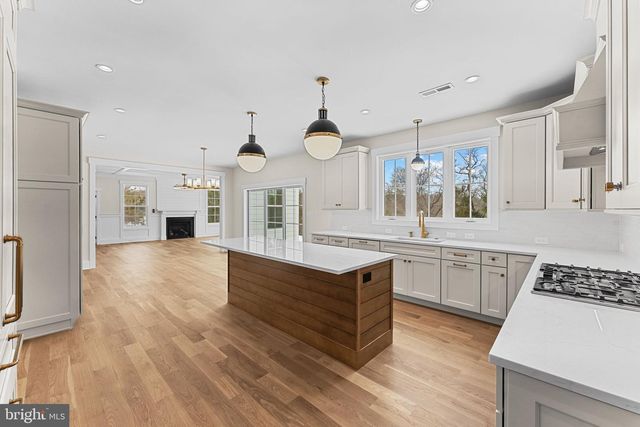 17 HICKORY LN, Malvern, PA 19355