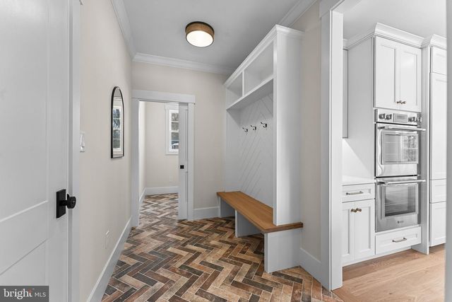 17 HICKORY LN, Malvern, PA 19355