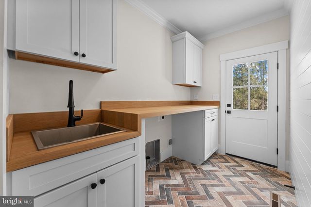 17 HICKORY LN, Malvern, PA 19355