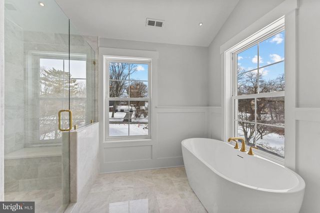 17 HICKORY LN, Malvern, PA 19355