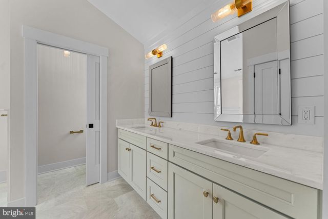 17 HICKORY LN, Malvern, PA 19355