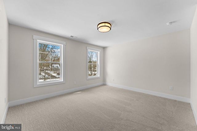 17 HICKORY LN, Malvern, PA 19355