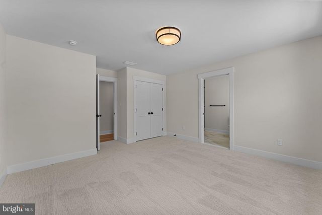 17 HICKORY LN, Malvern, PA 19355