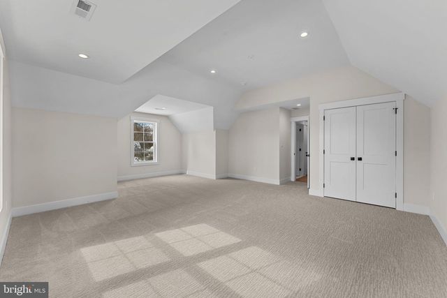 17 HICKORY LN, Malvern, PA 19355