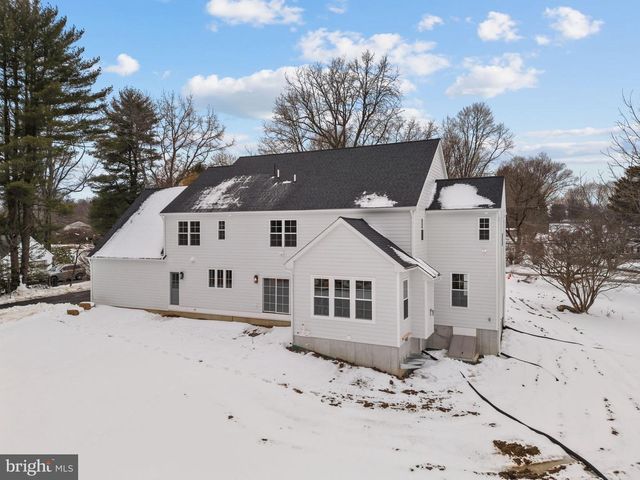 17 HICKORY LN, Malvern, PA 19355