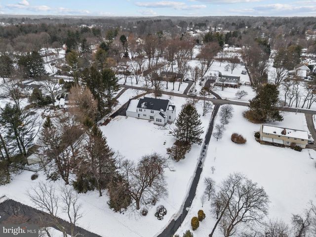 17 HICKORY LN, Malvern, PA 19355