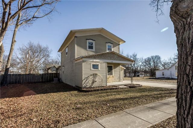 117 Main Street, Wellsville, KS 66092