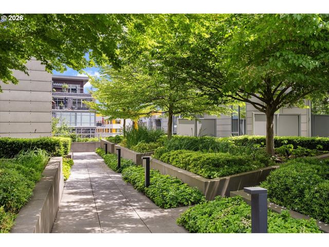 1075 Nw NORTHRUP St 421, Portland, OR 97209