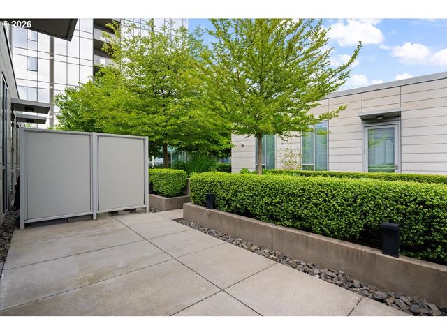 1075 Nw NORTHRUP St 421, Portland, OR 97209