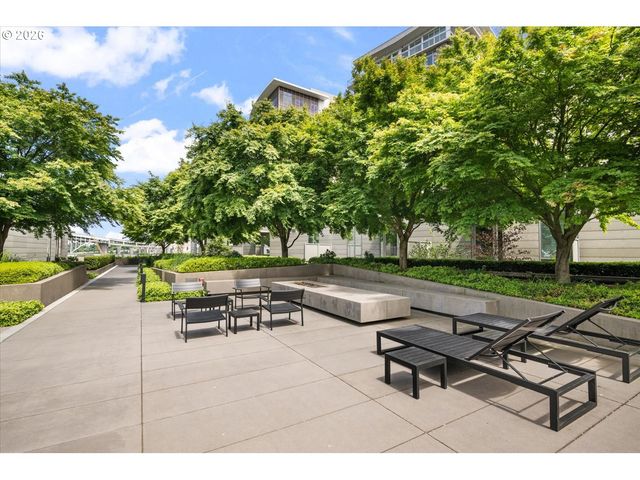 1075 Nw NORTHRUP St 421, Portland, OR 97209
