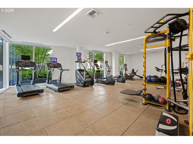 1075 Nw NORTHRUP St 421, Portland, OR 97209