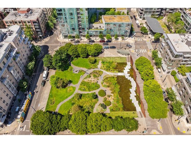 1075 Nw NORTHRUP St 421, Portland, OR 97209