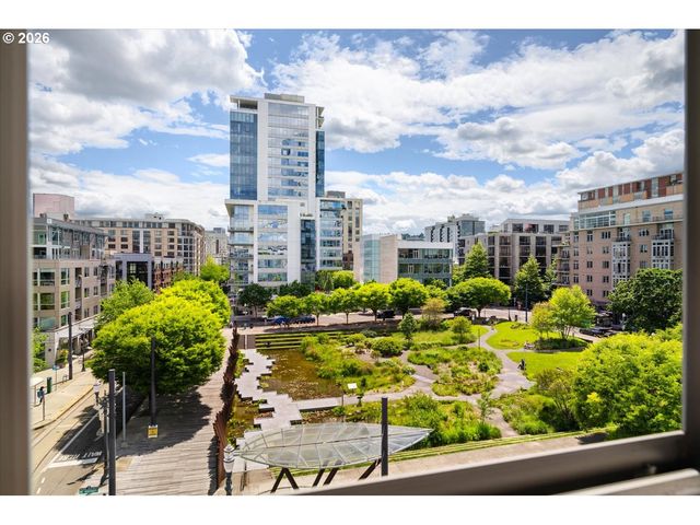 1075 Nw NORTHRUP St 421, Portland, OR 97209
