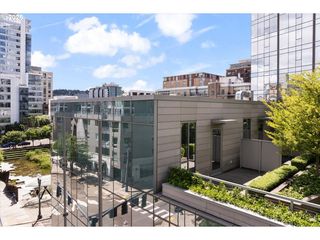 1075 Nw NORTHRUP St 421, Portland, OR 97209
