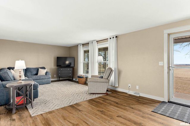 21184 ALLENTOWN Road, Pekin, IL 61554