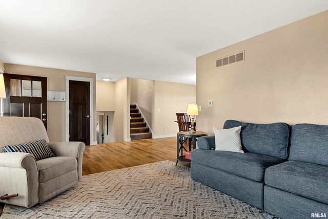 21184 ALLENTOWN Road, Pekin, IL 61554