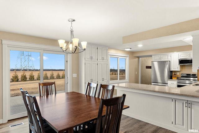 21184 ALLENTOWN Road, Pekin, IL 61554