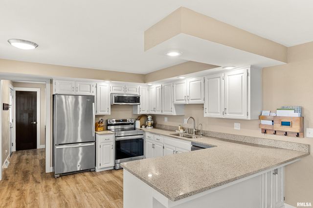 21184 ALLENTOWN Road, Pekin, IL 61554