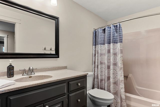 21184 ALLENTOWN Road, Pekin, IL 61554